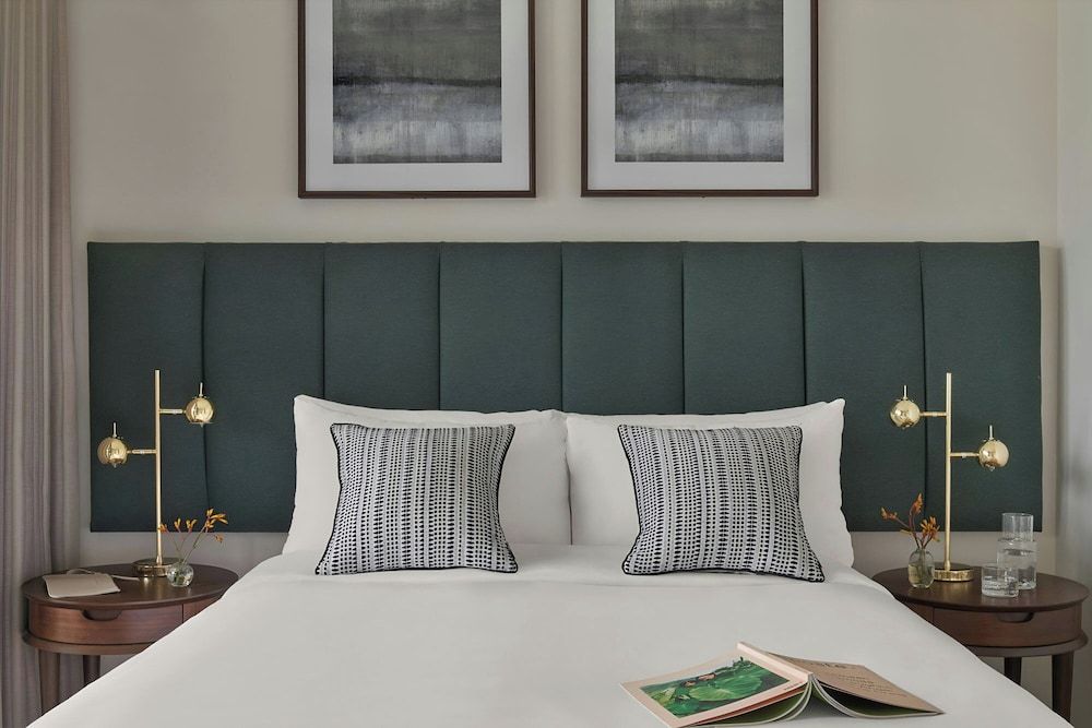 Sonder by Marriott Bonvoy Britain Quay Apartments Grand Canal Square Apartment, 2 Bedrooms 3