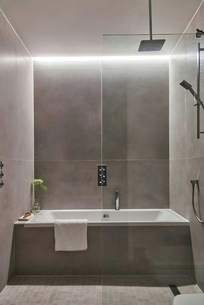 Sonder by Marriott Bonvoy Britain Quay Apartments Grand Canal Square Apartment, 1 Bedroom, Balcony 7