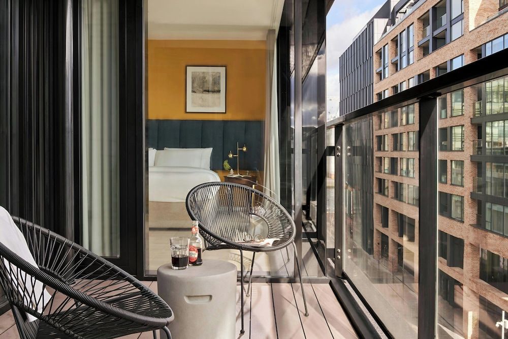 Sonder by Marriott Bonvoy Britain Quay Apartments Grand Canal Square Apartment, 2 Bedrooms 5