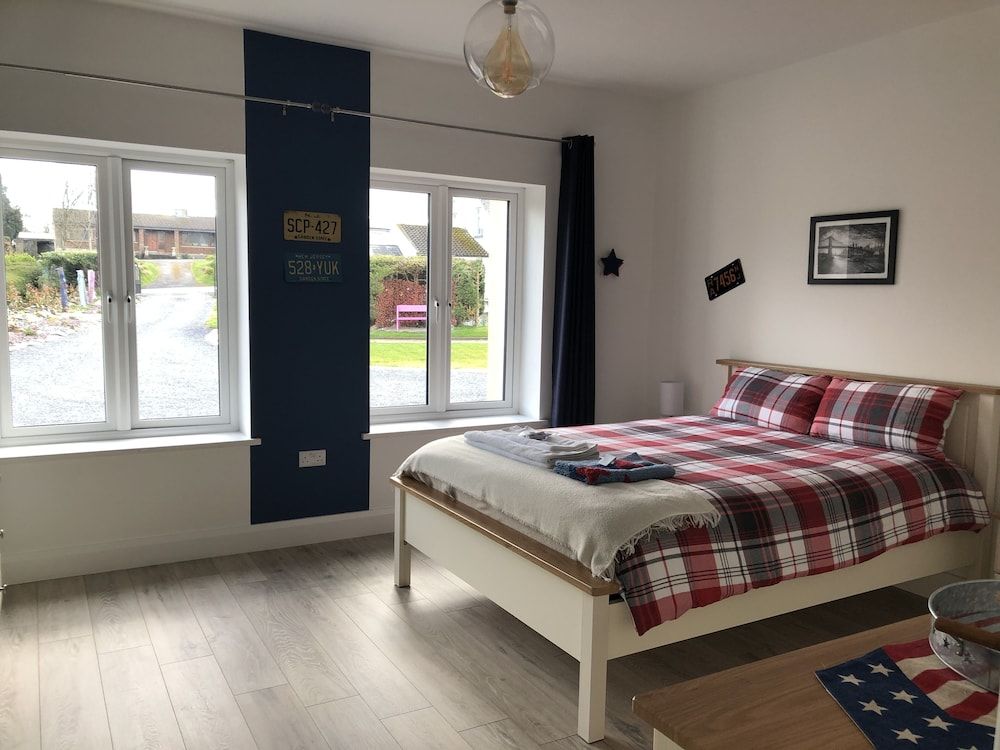 Deluxe Double Room, 1 King Bed, Ensuite, Ground Floor