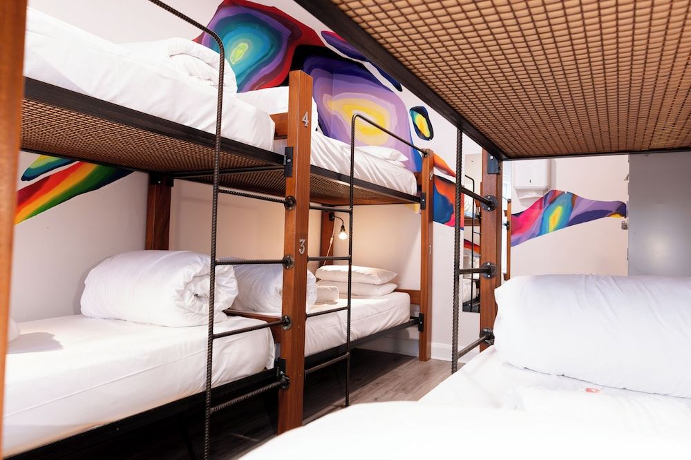 6 Bed Mixed Dormitory