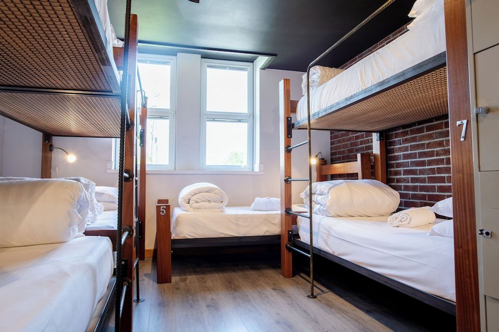 7 Bed Mixed Dormitory
