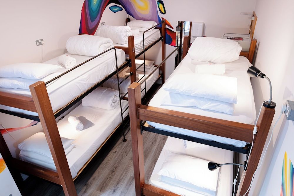 6 Bed Mixed Dormitory