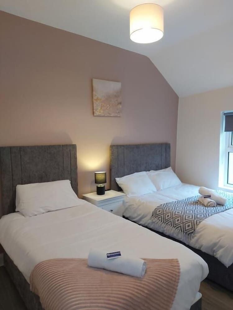 4 Eyre Square Lane