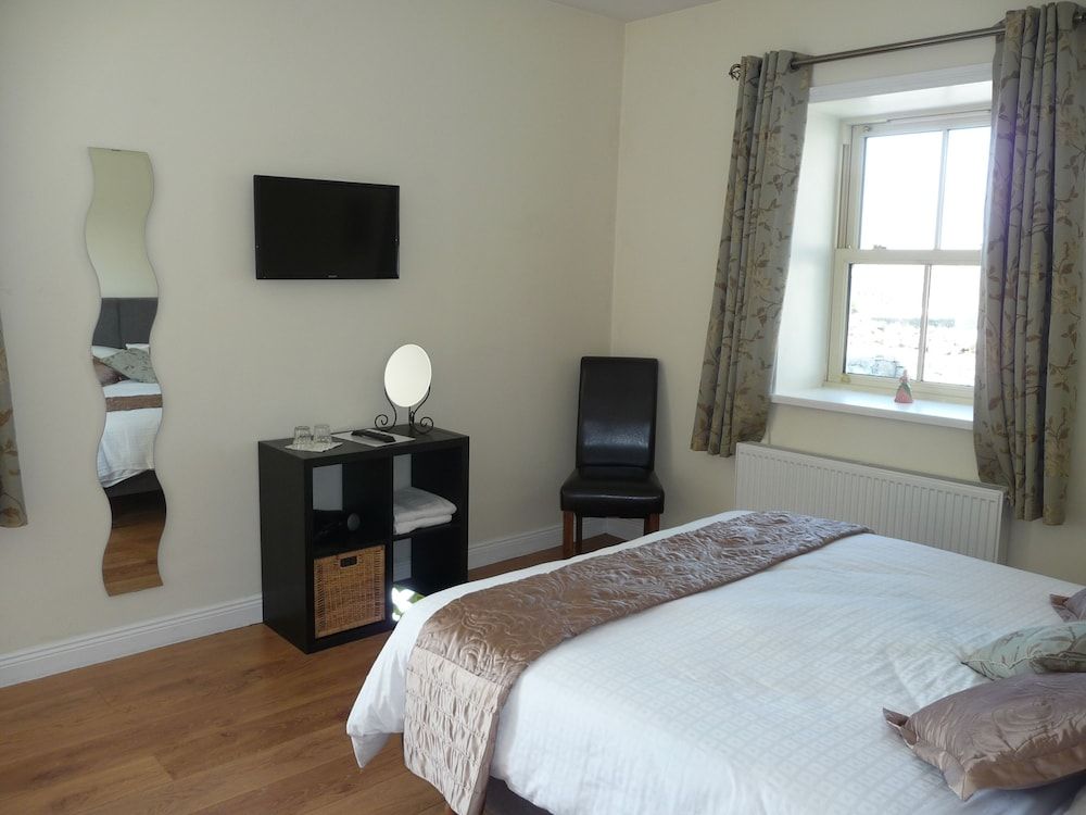 Double Room, 1 King Bed