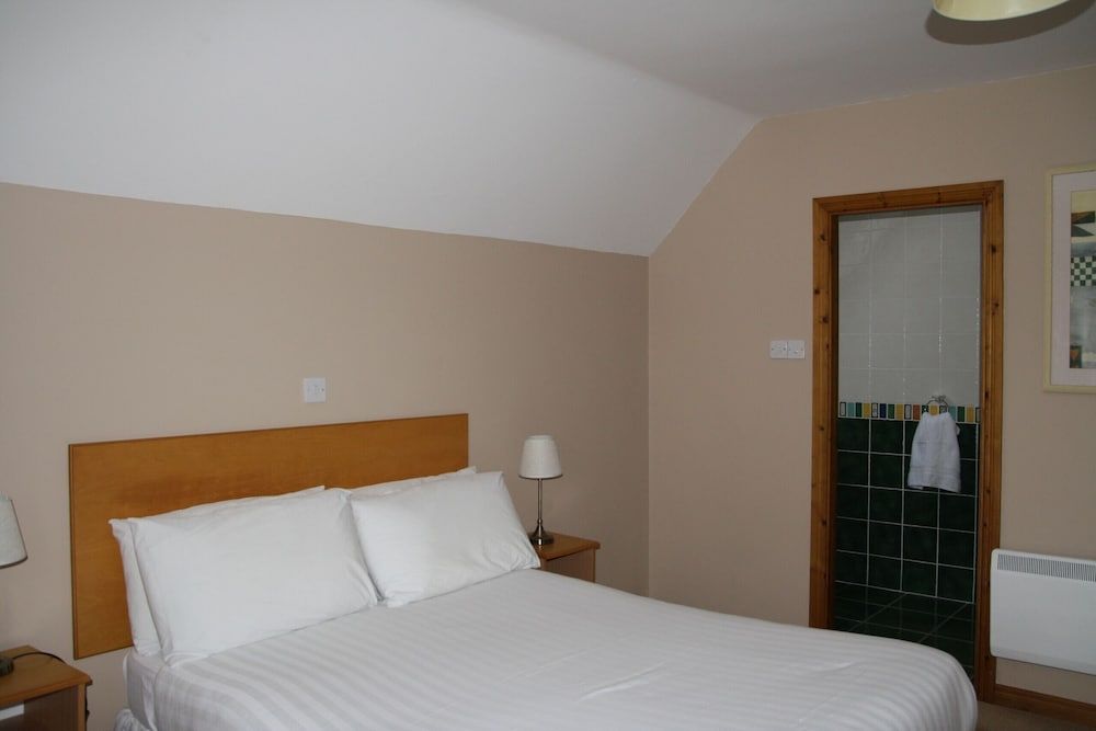 House, 3 Bedrooms, Fireplace, Beachside
