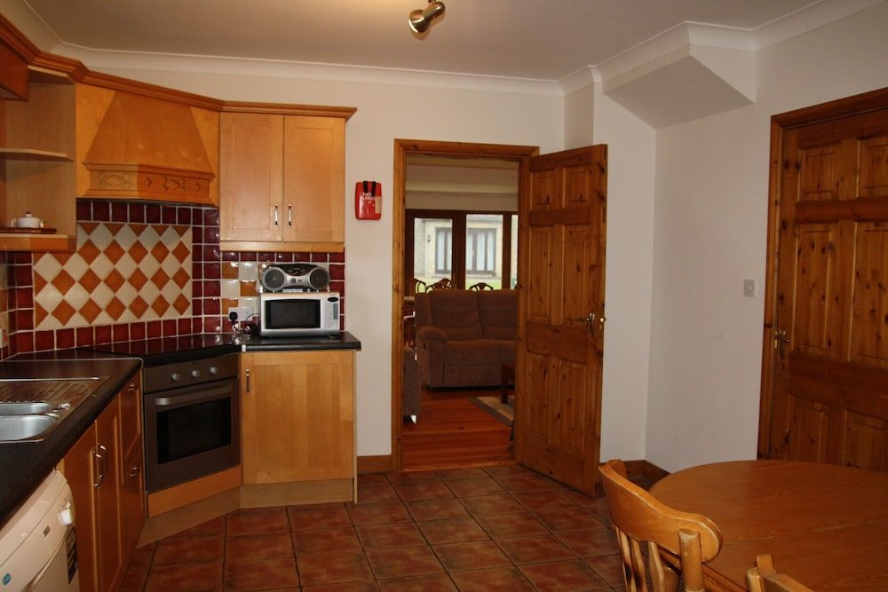 House, 3 Bedrooms, Fireplace, Beachside