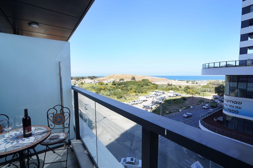Basic Apartment, Balcony