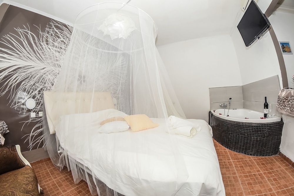 Magical in the Galilee Deluxe Suite, 1 Bedroom, Hot Tub, Garden View 2