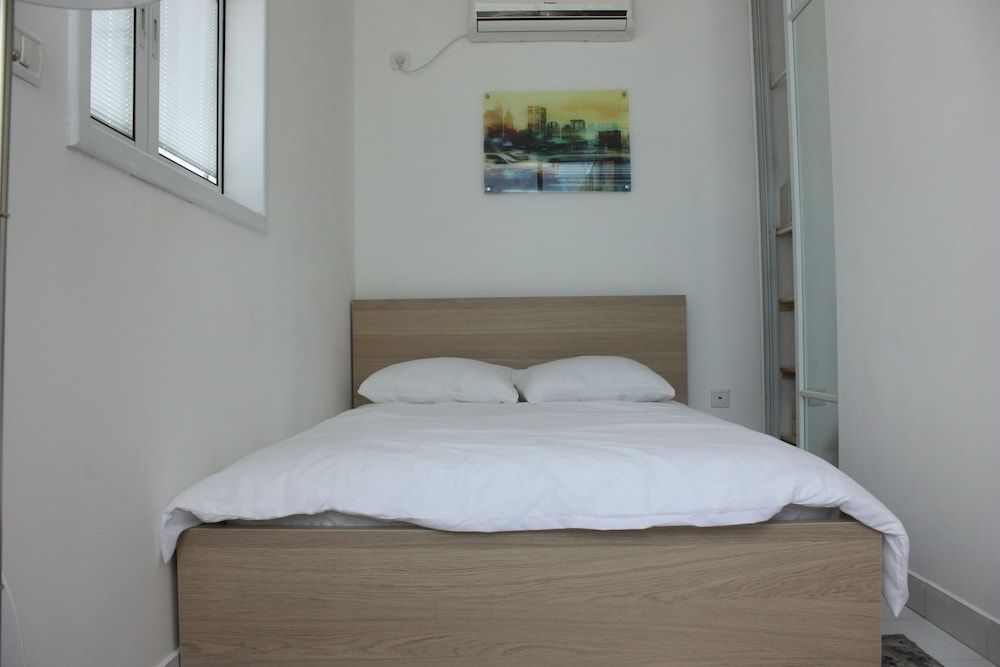 undefined TLV Suites on the beach 3