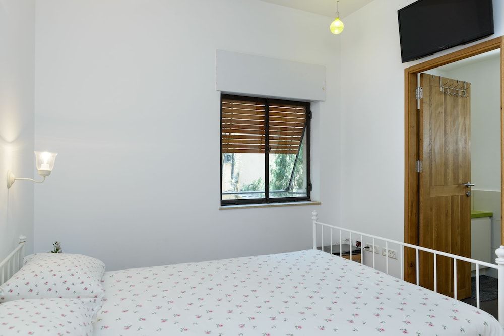 undefined Diz 3 By TLV2rent