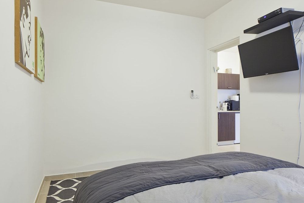 undefined TLV Suites By The Sea - 2 Rooms 8