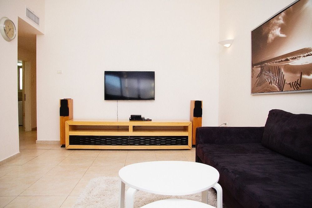 undefined KAV Apartments -HaYarkon St. 30