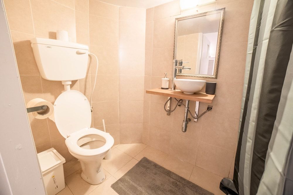 JI Rothschild Tel Aviv Gallery Apartment, 1 Bedroom 2