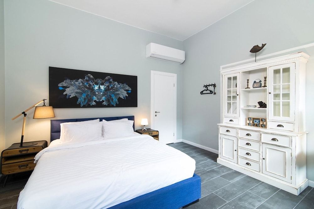 Talnet Apartment Luxury Apartment, 1 Queen Bed, City View 6