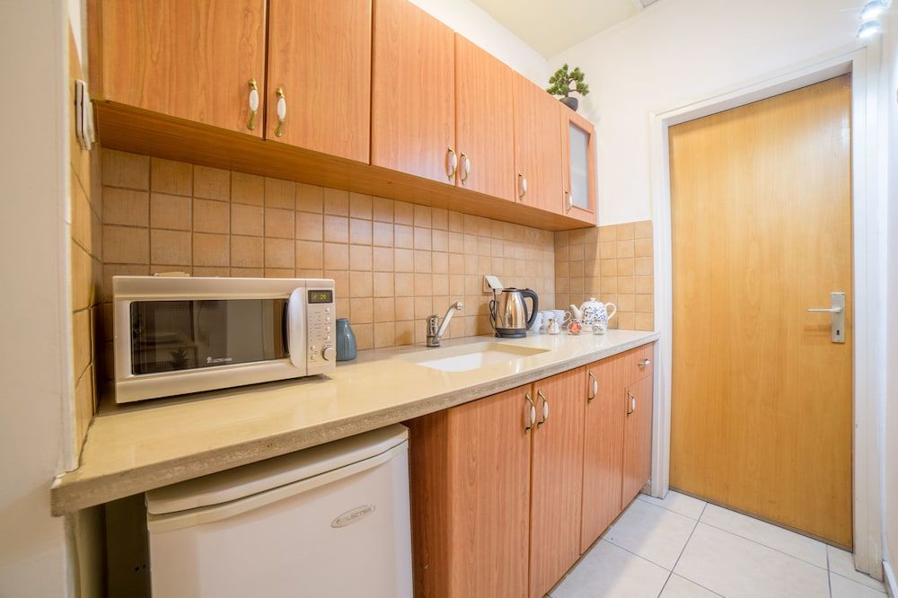 JI Neve Tzedek Tel Aviv Superior Apartment, Multiple Beds, Non Smoking, City View 9