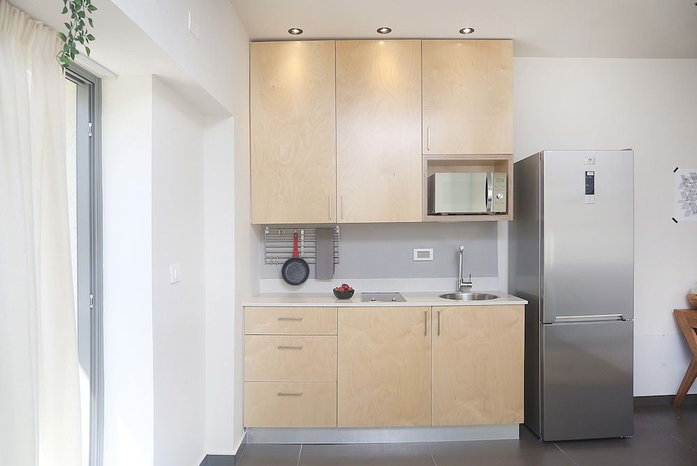 Washington & Friends - By TLV2GO Two Bedroom Apartment with Balcony 3