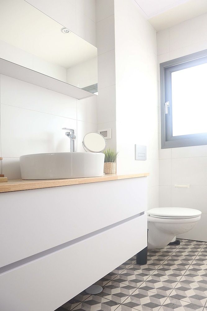 Washington & Friends - By TLV2GO Two Bedroom Apartment with Balcony 9