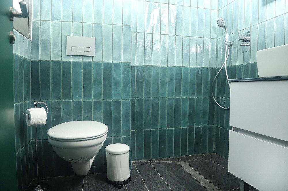 Washington & Friends - By TLV2GO Penthouse with Balcony 8