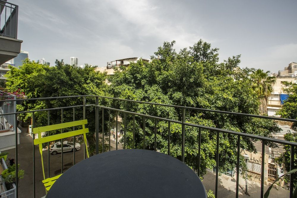 Washington & Friends - By TLV2GO Two Bedroom Apartment with Balcony 7
