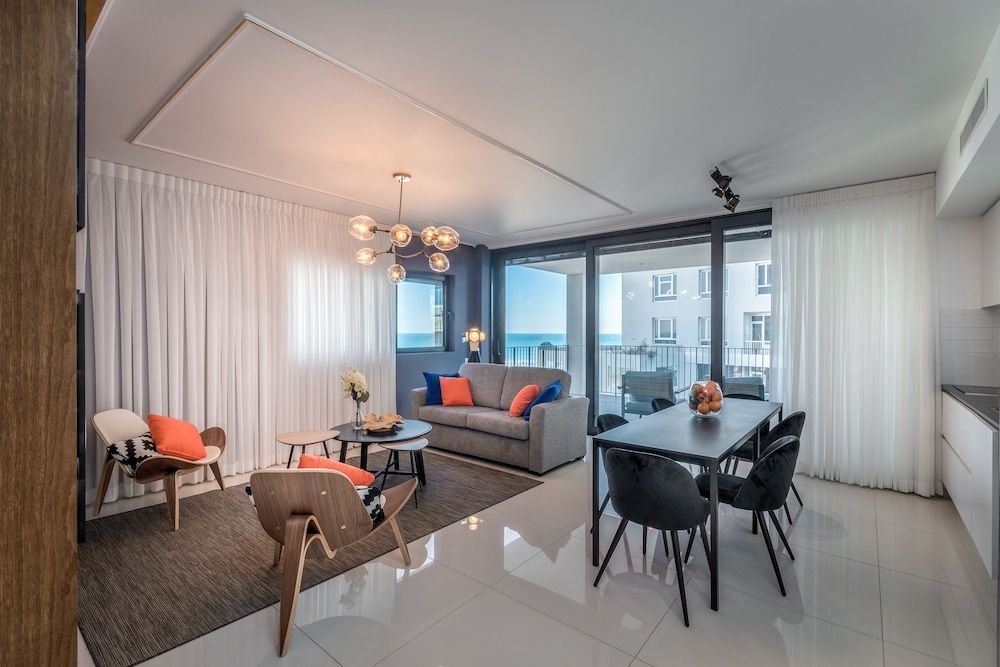 Front of Beach - Trumpeldor Street Deluxe Apartment, Multiple Beds, Non Smoking, Sea View 10