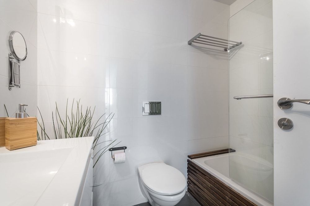 Front of Beach next to RoyalBeach Hotel Royal Apartment, Ocean View 17