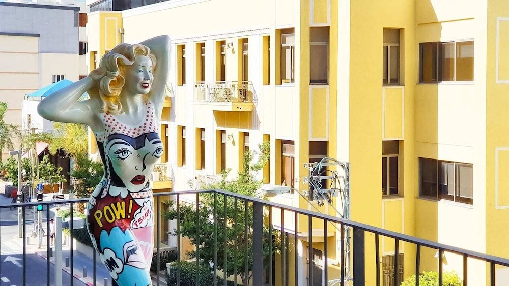 undefined Exclusive 3BDR Near Rothschild TL40 2