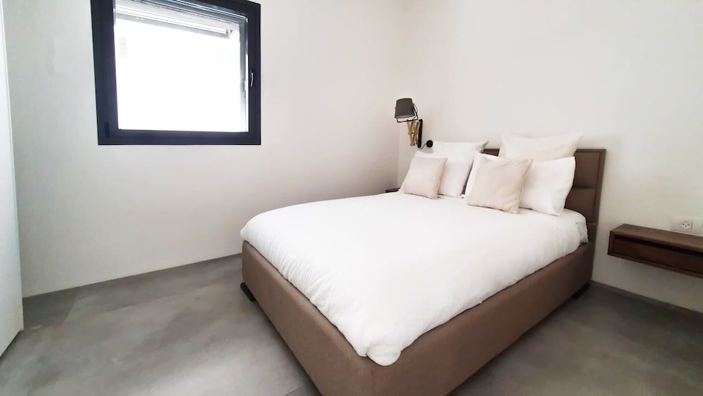 Exclusive 3BDR Near Rothschild TL40 Apartment (3 Bedrooms) 2