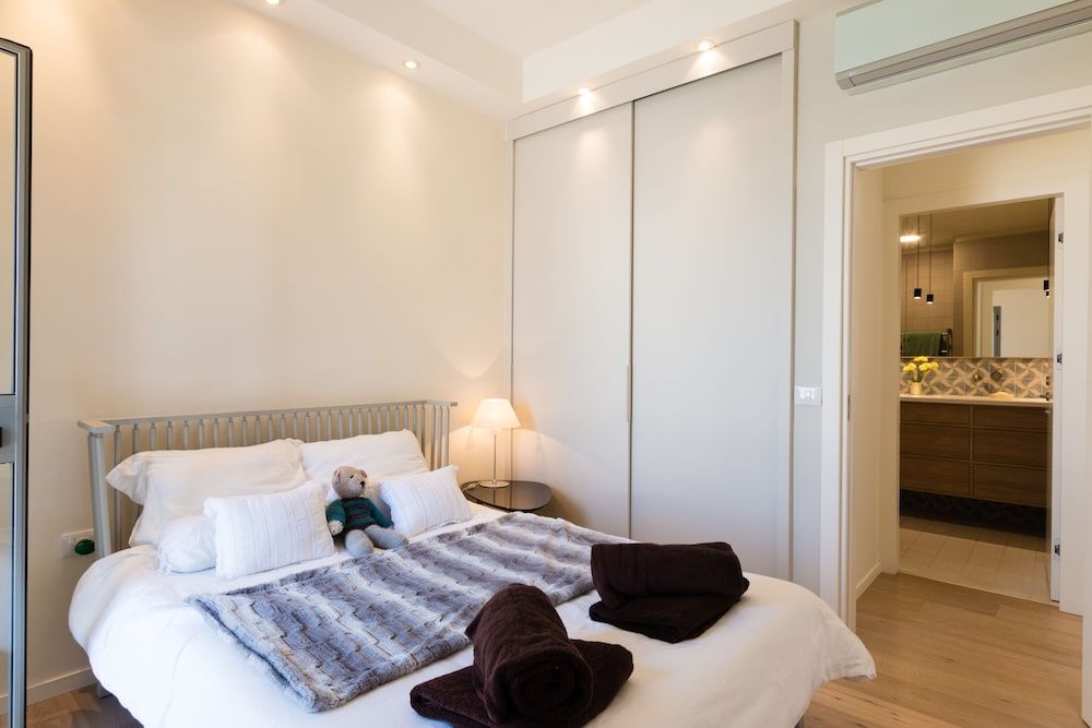 undefined Live like Royalty in TLV DLX 2 Floor Apt