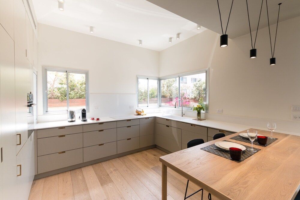 undefined Live like Royalty in TLV DLX 2 Floor Apt 9