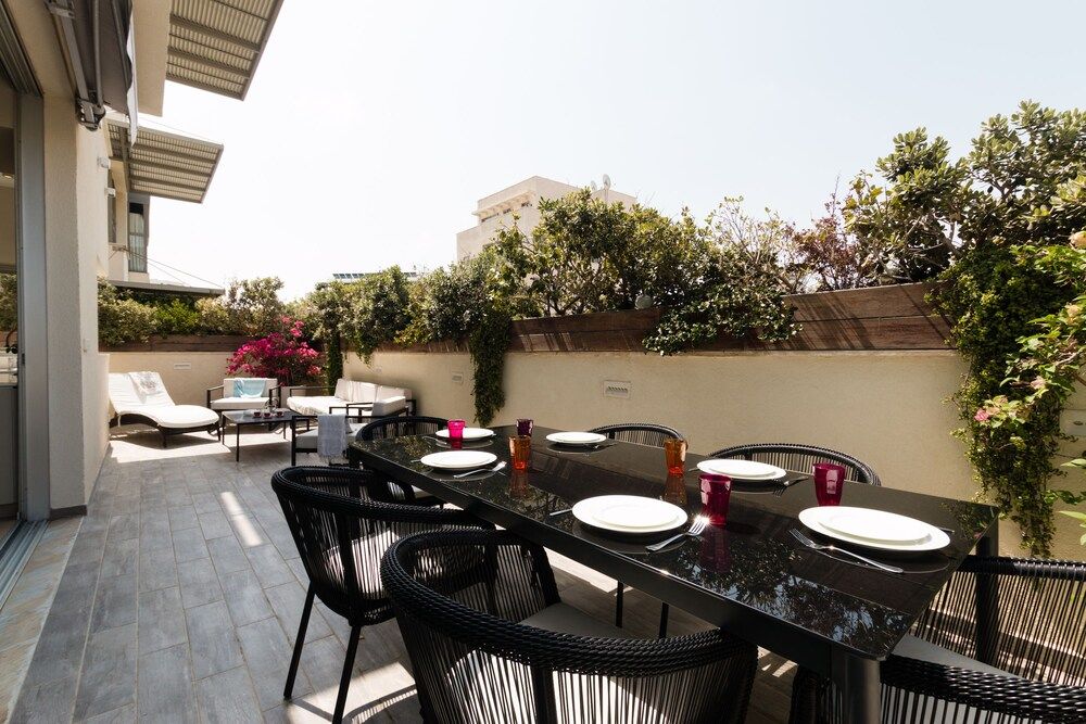 undefined Live like Royalty in TLV DLX 2 Floor Apt 7