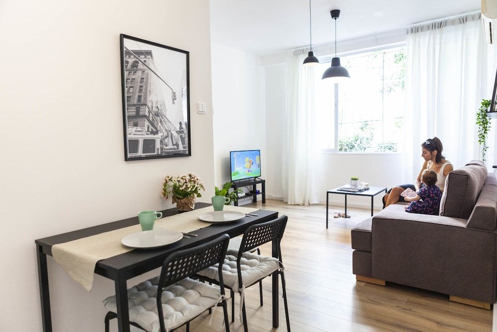 undefined Pastoral at the heart of Rothchild Blv. 6