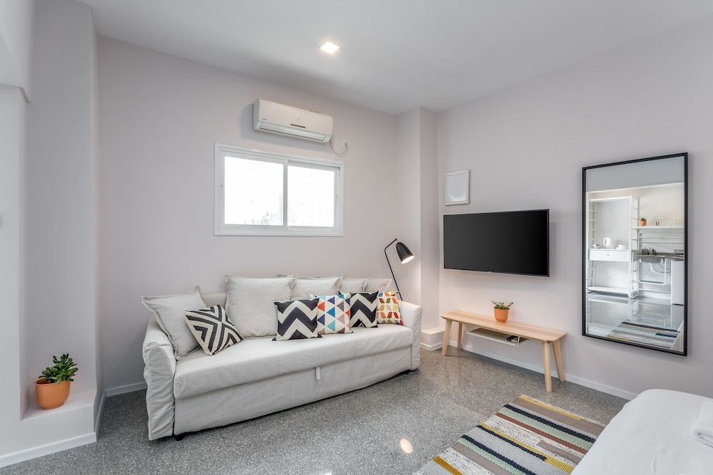 Carmel Star Studio (Earth) 6