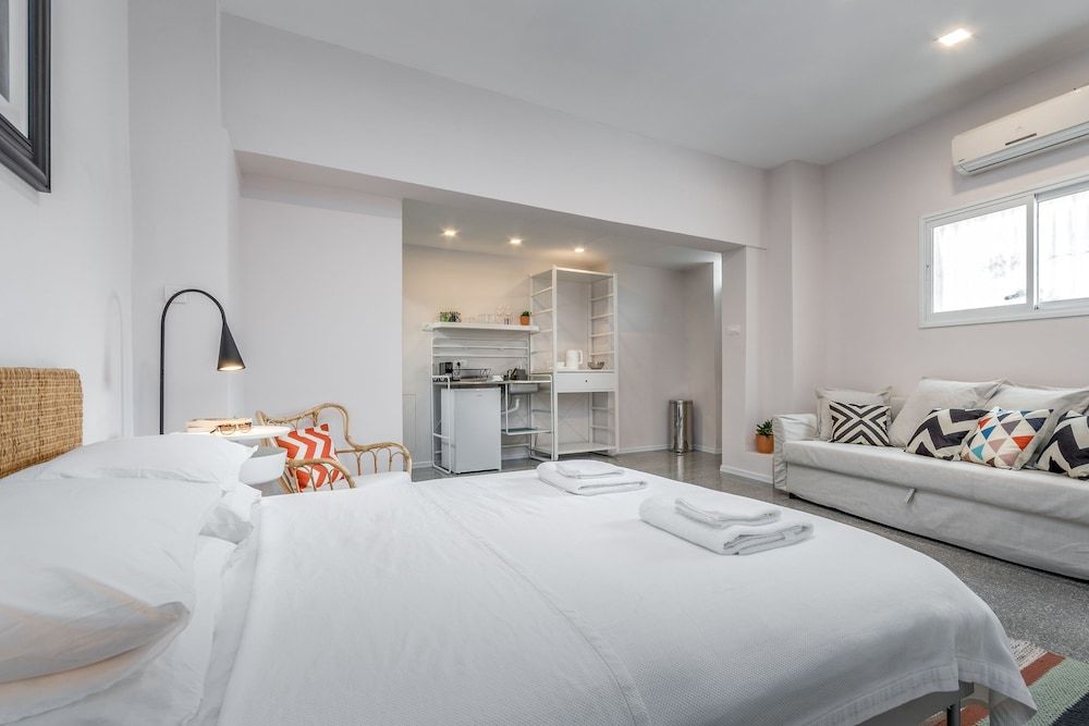 Carmel Star Studio (Earth) 5