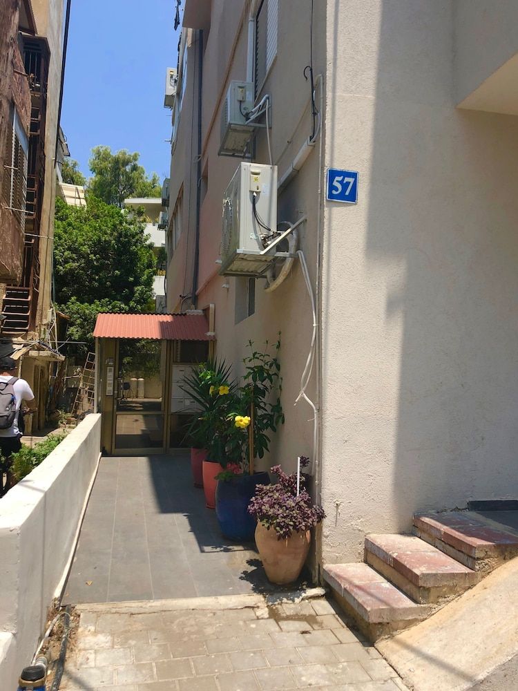 undefined 1 BR with Patio in City Center by FeelHome 2