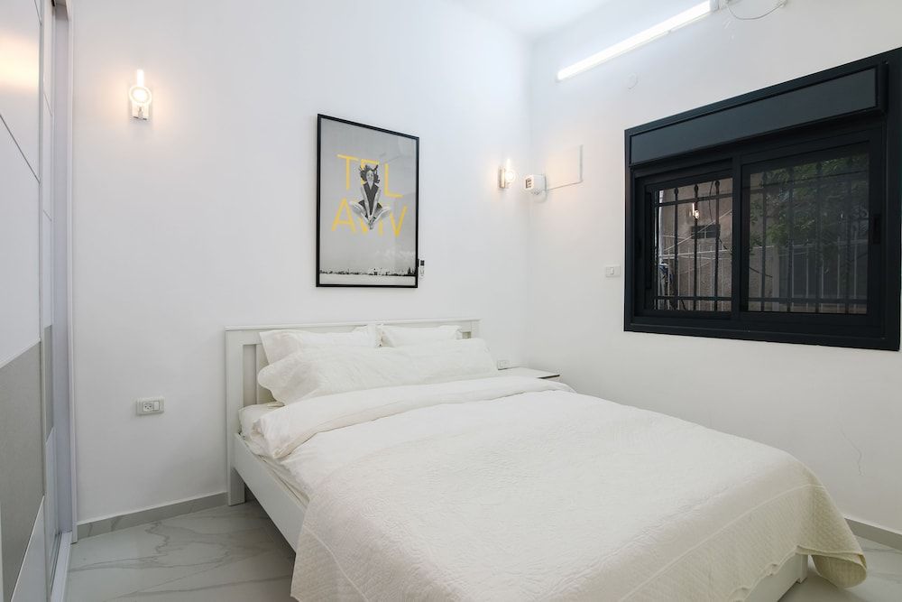 undefined 1 BR with Patio in City Center by FeelHome 4