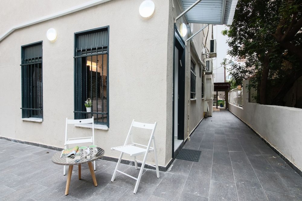 undefined 1 BR with Patio in City Center by FeelHome 3