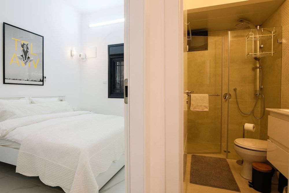 undefined 1 BR with Patio in City Center by FeelHome 8