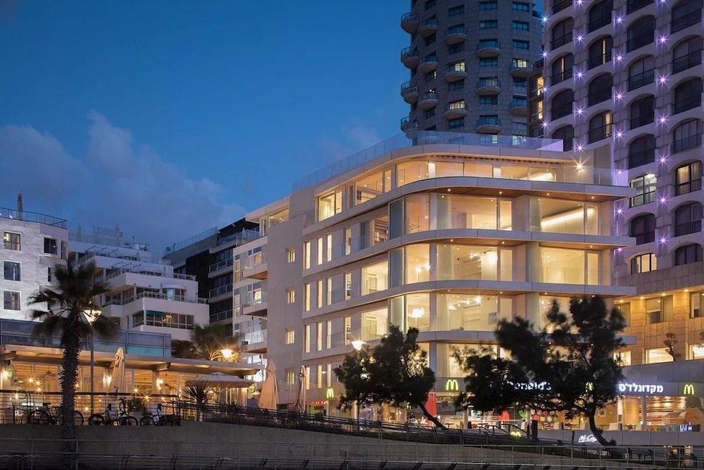 undefined Luxury 2BR on the water by HolyGuest 2