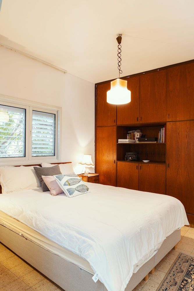 undefined Byron 7 Mike 4