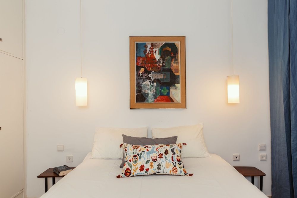 undefined Byron 7 Mike