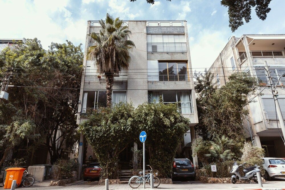 undefined Byron 7 Mike 2