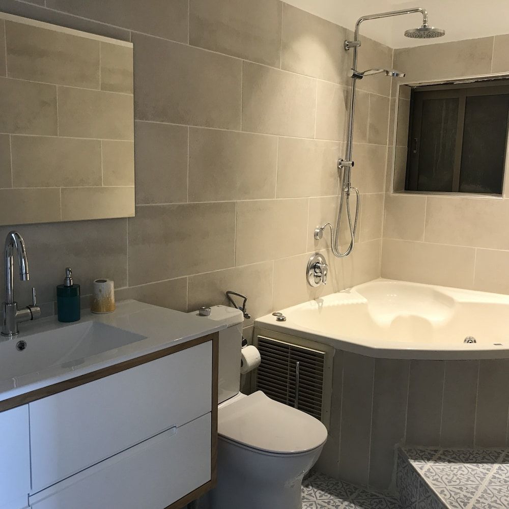 undefined 2 Bedroom Apartment with Hot Tub Facing Bograshov Beach 9