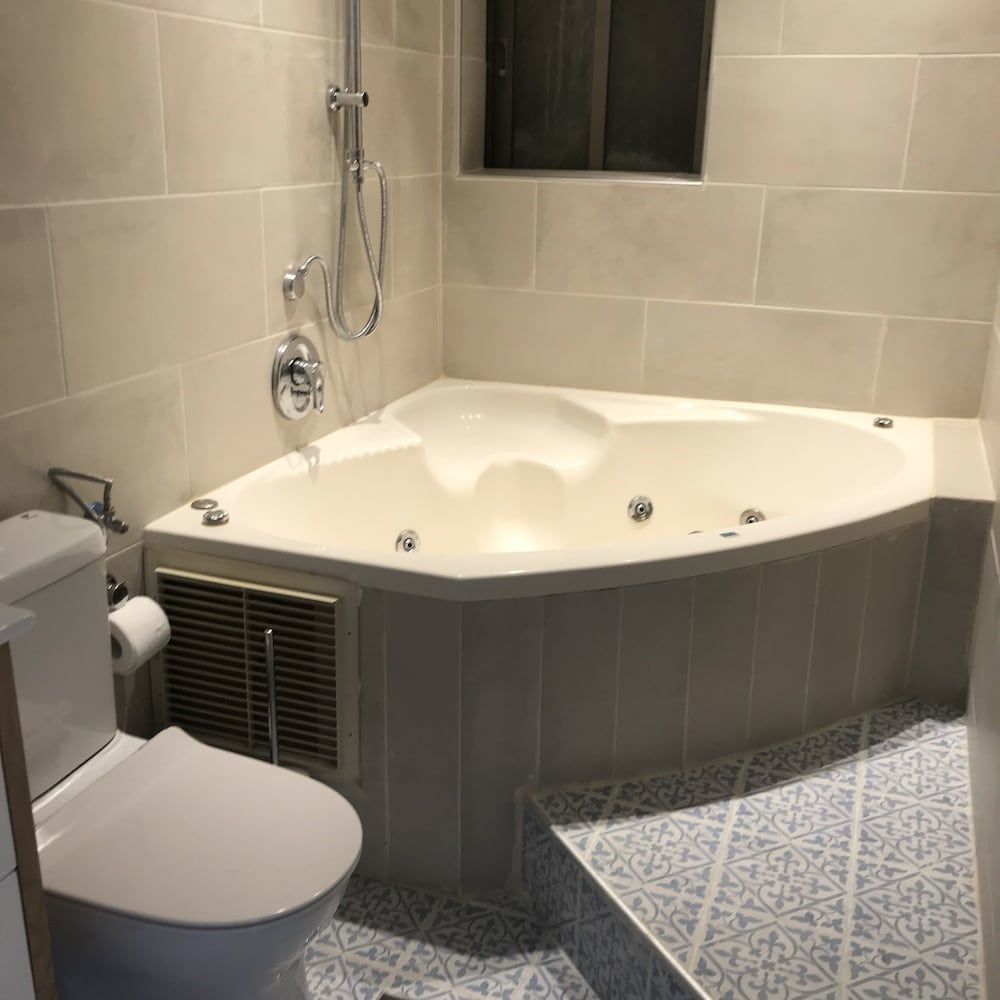 undefined 2 Bedroom Apartment with Hot Tub Facing Bograshov Beach 10