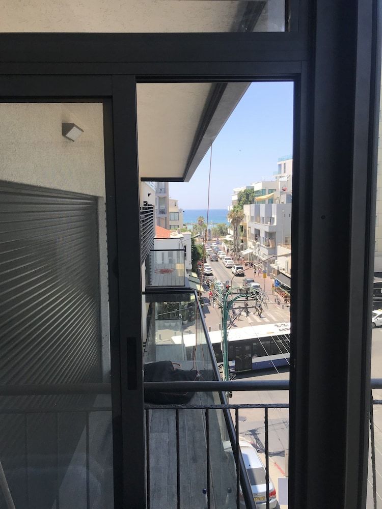 undefined 2 Bedroom Apartment with Hot Tub Facing Bograshov Beach 6