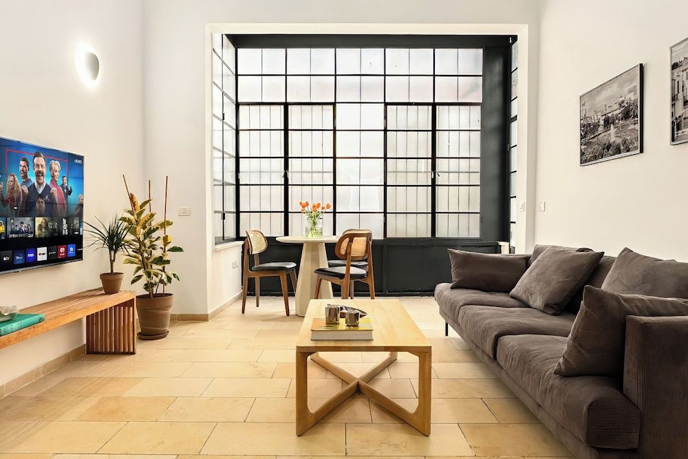 Modern-Rustic Haven in the City by Sea N Rent Apartment, 1 Bedroom 14