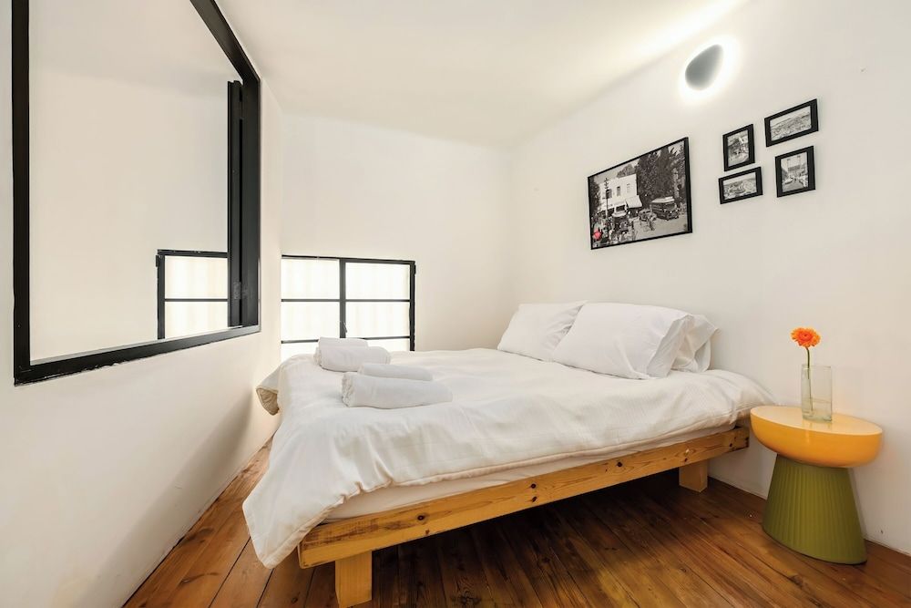 undefined Modern-Rustic Haven in the City by Sea N Rent 4