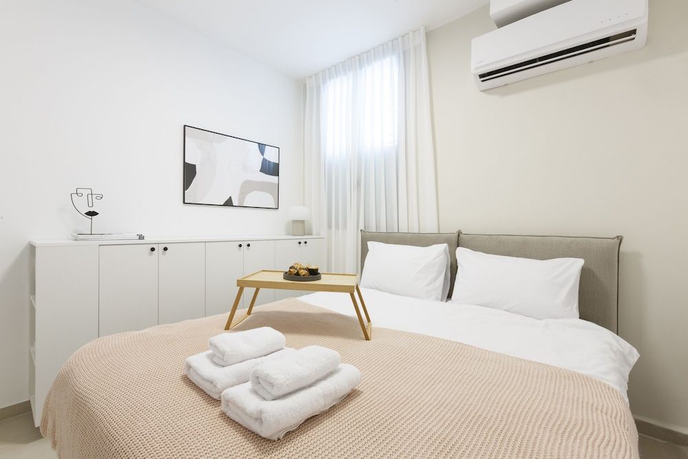 AirTLV Deluxe Jaffa Apartments Grand Duplex, Patio 2