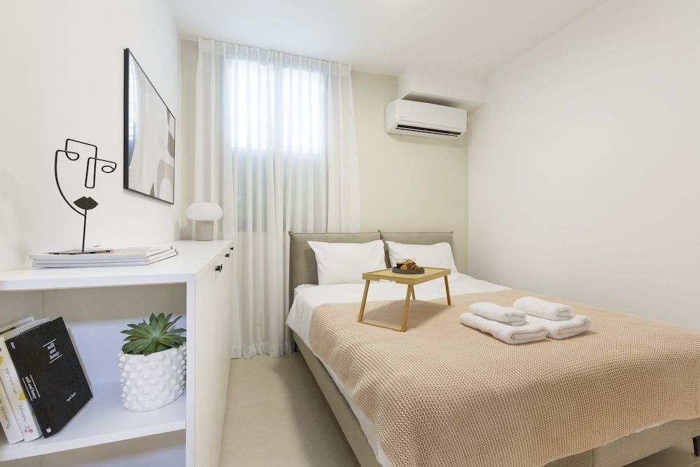 AirTLV Deluxe Jaffa Apartments Grand Duplex, Patio