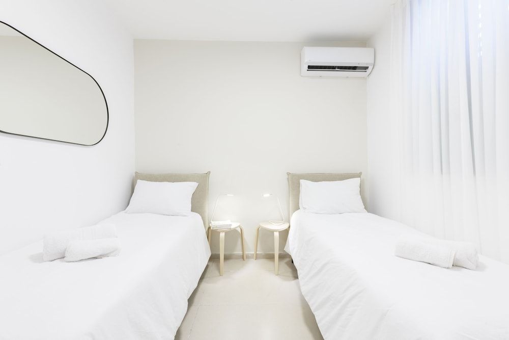 AirTLV Deluxe Jaffa Apartments Grand Duplex, Patio 4